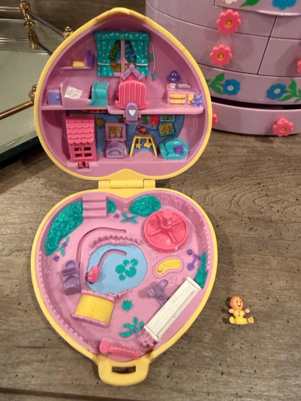 Vintage Polly pocket -Shaped Playset Kids Toy - Pink & Yellow Pocket Playset